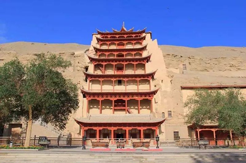 探秘敦煌：历史与现代交融的旅游胜地