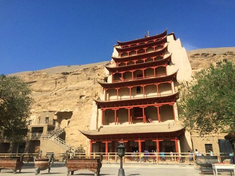 探寻敦煌之旅：旅行社的角色与变化